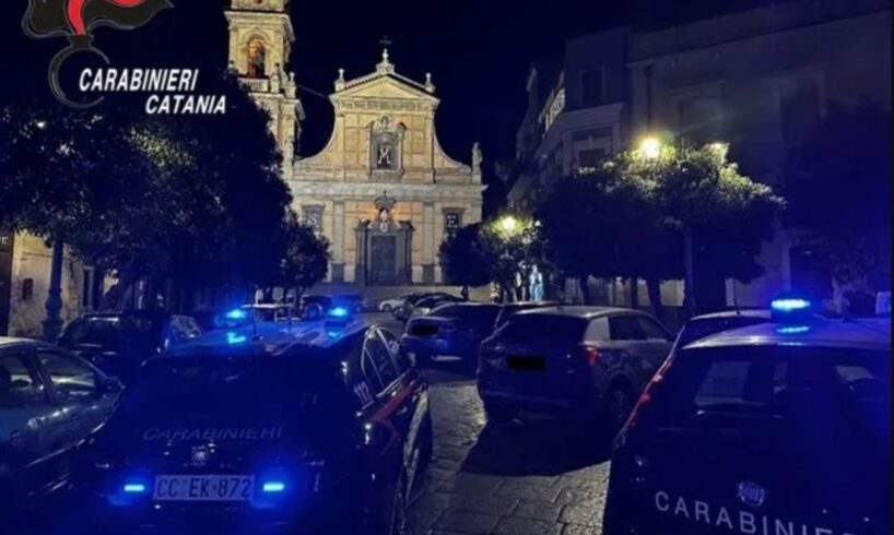 Biancavilla, 4 giovanissimi denunciati per maxi rissa nel centro: c’è anche un destinatario di Daspo