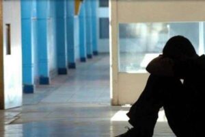 Palermo, tredicenne suicida era vittima di bullismo: lo insultavano dicendogli “gay”