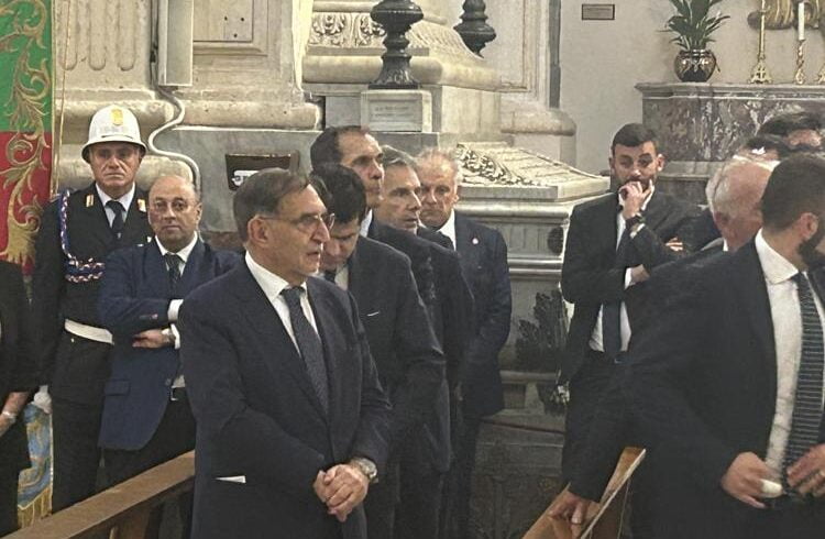 Catania, anche Ignazio La Russa ai funerali di Nino Strano in Cattedrale: “E’ stato uno degli amici più cari”