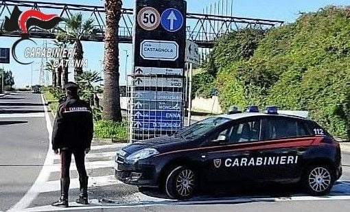 Catania, allacci abusivi alla rete elettrica nei quartieri di Librino e Pigno: controlli dei Carabinieri