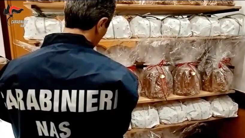 Natale, Nas sequestra 39 di tonnellate di prodotti tipici: laboratorio dolciario del Catanese finisce sotto sequestro