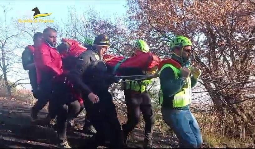 Etna, soccorso escursionista ferito sul cono vulcanico di Piano Vetore