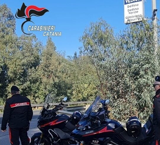 Catania, 55enne ubriaco ai domiciliari per maltrattamenti alla moglie: “Ti ammazzo come un agnello”