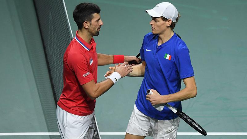 Sinner nella storia: batte Djokovic e va in finale all’Australian Open: è il primo italiano