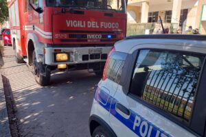 Paternò, incendio al secondo piano dell’istituto alberghiero ‘Chinnici’: studenti evacuati a scopo precauzionale