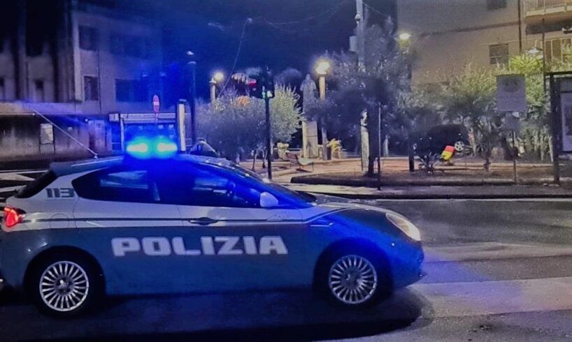 Catania, donna di 20 anni fugge durante un controllo della Polizia: inseguita fino a casa