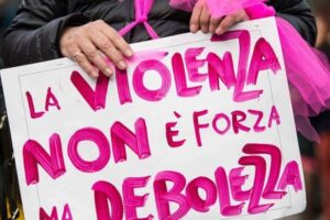 Catania, stupro di gruppo: il 7 sit-in antiviolenza davanti alla Prefettura. “Sorella, non ti lasceremo sola”