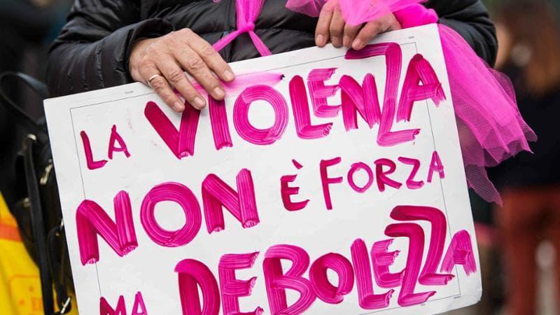 Catania, stupro di gruppo: il 7 sit-in antiviolenza davanti alla Prefettura. “Sorella, non ti lasceremo sola”