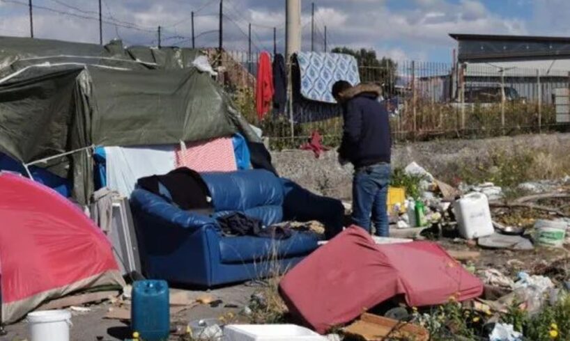 Paternò, baraccopoli Ciappe Bianche: Anpi chiede tavolo tecnico su lavoro stranieri e vivibilità