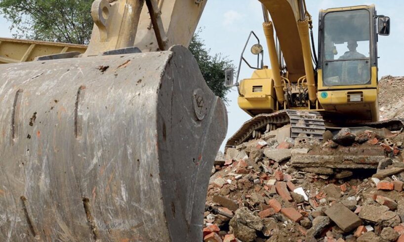 Randazzo, demoliti manufatti abusivi in contrada Dagala Longa: erano lì da oltre 30 anni