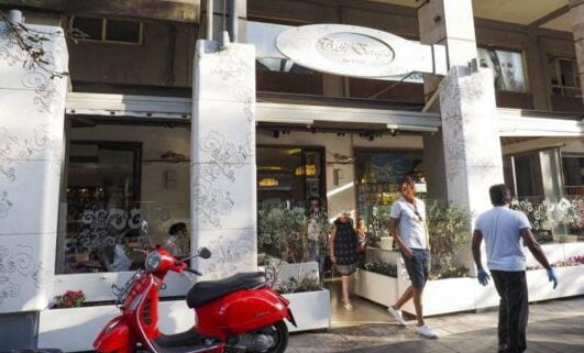 Catania, raid punitivo al Caffè Europa: mega rissa dentro e fuori il locale