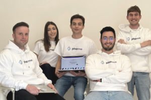 Cinque studenti universitari creano startup per i farmaci: piattaforma per le prenotazioni