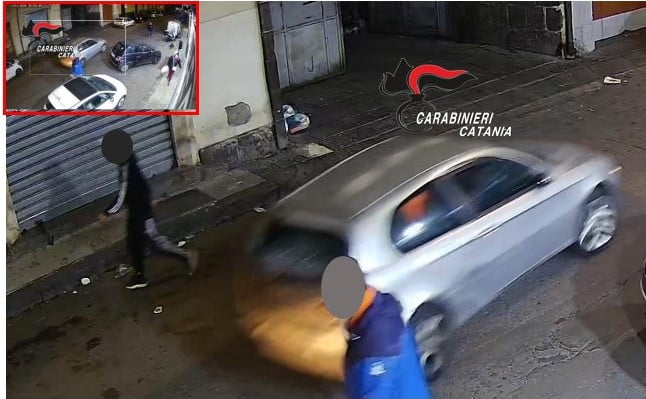 Catania, 53enne investe due giovani con lo scooter e scappa: rintracciato e denunciato