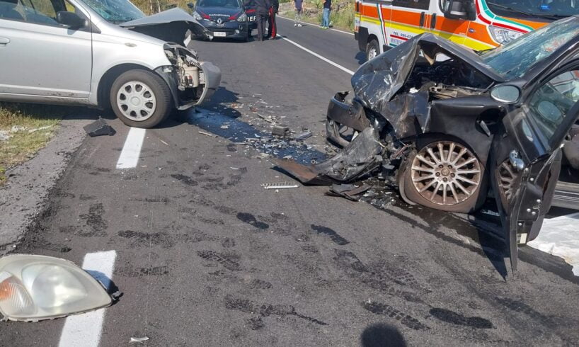 Belpasso, scontro tra due auto lungo via Pirandello a Piano Tavola: feriti tutti gli occupanti