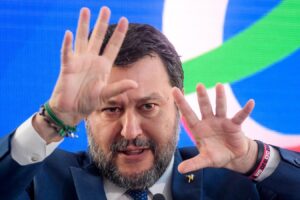 Infrastrutture, Salvini: “Passi in avanti sul raddoppio ferroviario Messina-Catania. Su grandi opere recuperiamo anni di ritardo”