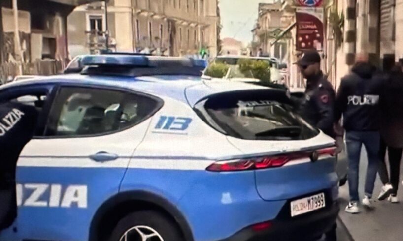 Catania, accoltellano il compagno 56enne della madre: fermati due gemelli di 38 anni (VIDEO)