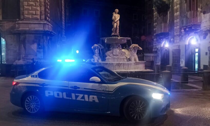 Catania, 48enne senza fissa dimora entra nella fontana dell’Amenano e poi si scaglia contro un poliziotto