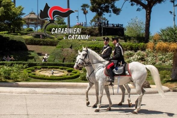 Catania, Carabinieri a cavallo sedano scazzottata dentro la Villa Bellini tra un 56enne e un giovane paternese