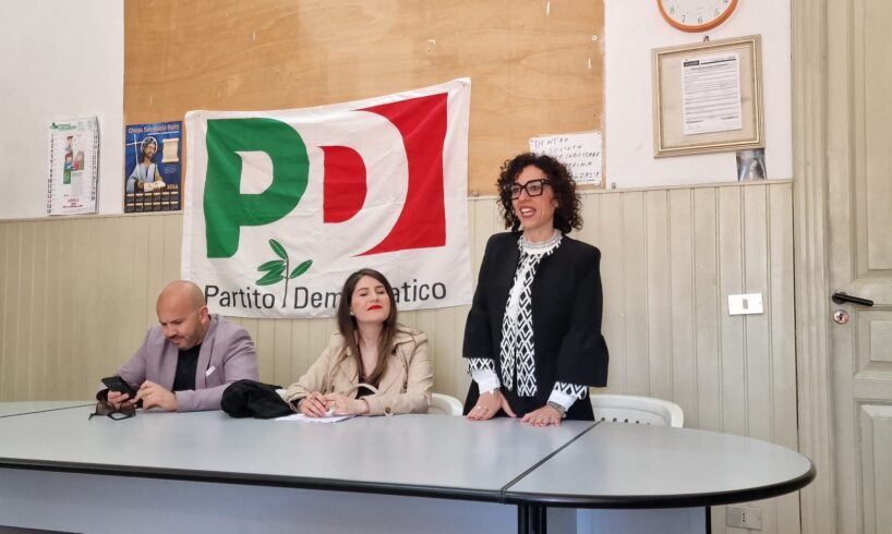 Nella sede di via Roma ad Adrano, la neosegretaria del Partito Democratico di Adrano Anna Rita Marcellino ha presentato ieri i sette membri della nuova segreteria di Circolo.