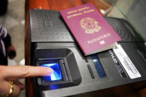 Turismo, in Italia si accorciano i tempi per il rilascio del passaporto: verifiche ‘Altroconsumo’ anche a Catania e Palermo