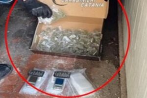 Paternò, 55 dosi di marijuana nascoste a casa in una scatola per scarpe: pusher 19enne arrestato