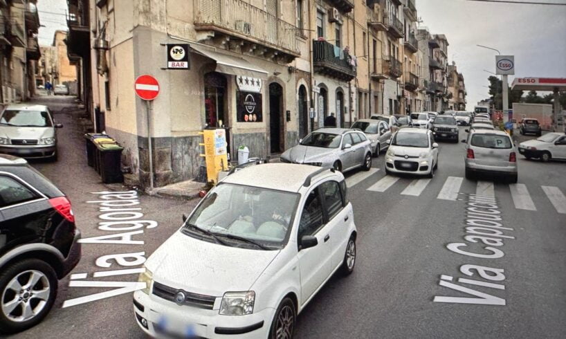 Adrano, rissa furibonda in via Cappuccini: traffico paralizzato