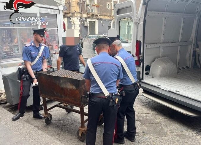 Catania, sequestrati i dehors abusivi di due bracerie: sanzioni e denunce per abusivismo edilizio