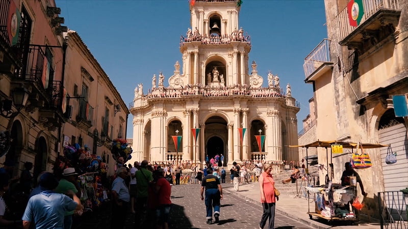 Palazzolo Acreide, veglia di preghiera per Vincenzo: sospesi i festeggiamenti per il patrono San Paolo