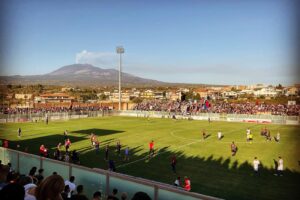 Stadio Falcone-Borsellino di Paternó: il campo di calcio rimasto troppo piccolo