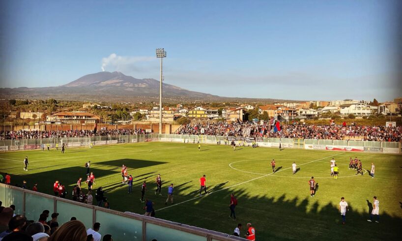 Stadio Falcone-Borsellino di Paternó: il campo di calcio rimasto troppo piccolo