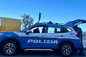 Catania, lotta ai parcheggiatori abusivi nella zona lungomare: multe per guida senza casco