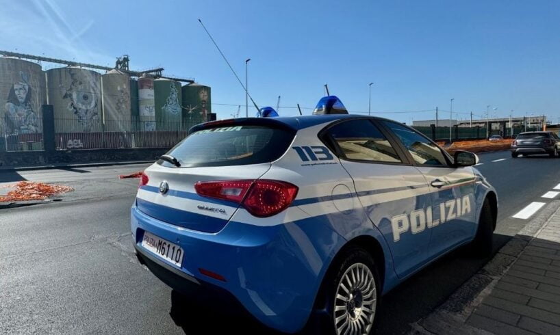 Catania, provano la pistola con silenziatore sulle strade di San Berillo: 4 arresti