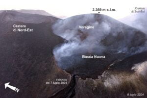 L’Etna si ‘allunga’ fino a 3369 metri di altezza: il cratere Voragine supera quello di Sud-Est