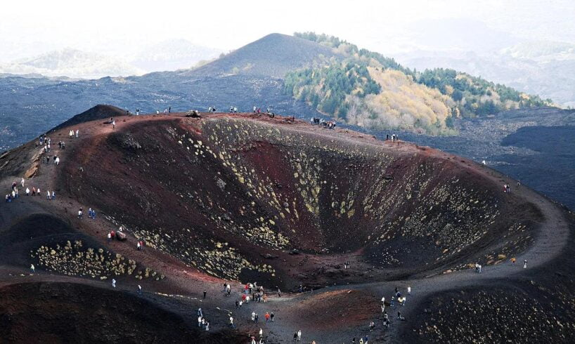 Etna, turista americano muore per un malore durante un’escursione