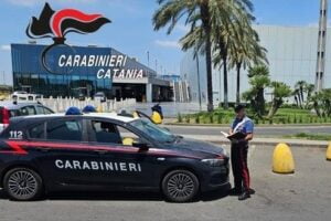 Belpasso, coppia di ladri tenta shopping “gratuito” in un negozio di Etnapolis: arrestati