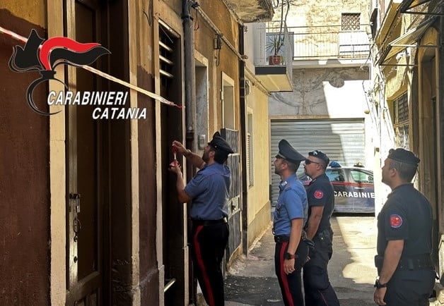 Paternò, 78enne subaffittava case a cittadini extracomunitari: denunciato