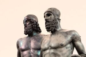 I Bronzi di Riace sarebbero di origine siciliana: studio di un’equipe degli atenei di Catania e Ferrara