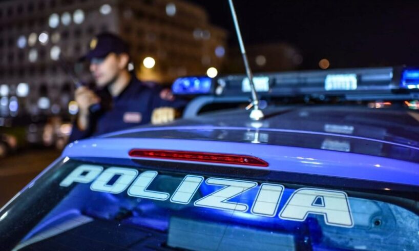 Roma, rubano 4 mila euro a una turista americana alla Stazione Termini: poliziotti di Adrano li arrestano