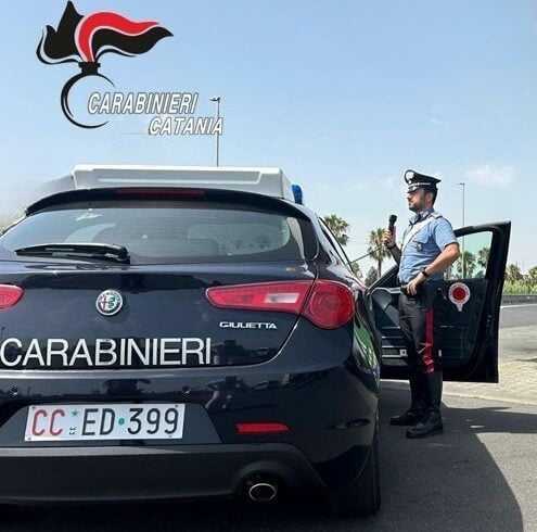 Catania, evade dalla comunità e torna a minacciare il padre: donna di 32 anni finisce in carcere