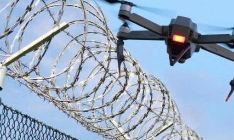 Enna, droga e cellulari consegnati in carcere con un drone: 13 misure cautelari