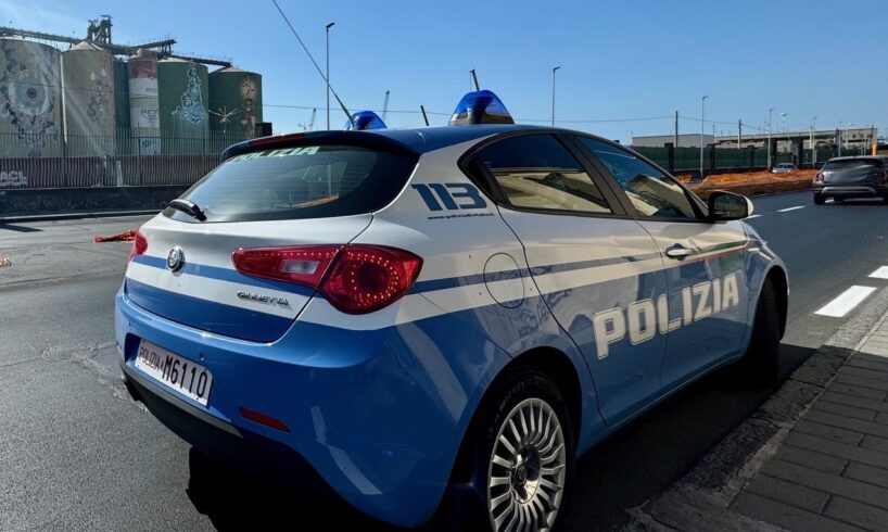 Catania, ladro di auto “convinto’ col taser a scendere dalla vettura che stava per rubare