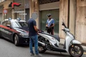 Belpasso, 56enne evade dai domiciliari a bordo di uno scooter: arrestato