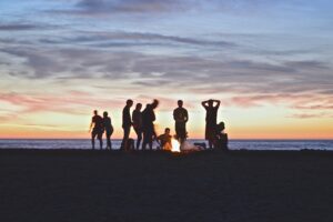 Catania, a Ferragosto sindaco vieta fuochi e attendamenti: proibito anche l’alcol lungo le spiagge