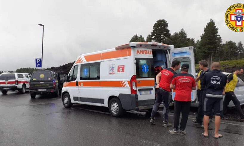 Etna, mountain biker 30enne s’infortuna lungo Piano Provenzana: interviene il Soccorso alpino