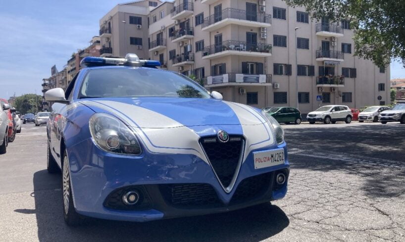 Catania, tre ragazze minorenni scippano la borsa a una donna: Procura dispone affido ai genitori