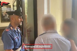 Biancavilla, botte e minacce ai genitori: 26enne in carcere. Una bambina di 10 anni ha chiesto aiuto ai militari