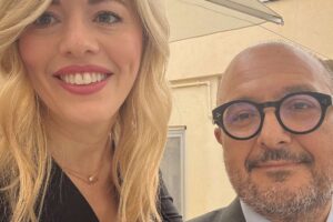 Caso Sangiuliano, Meloni parla con il ministro e lo difende (per ora): “Nessun euro speso per Boccia, né documenti riservati a lei”