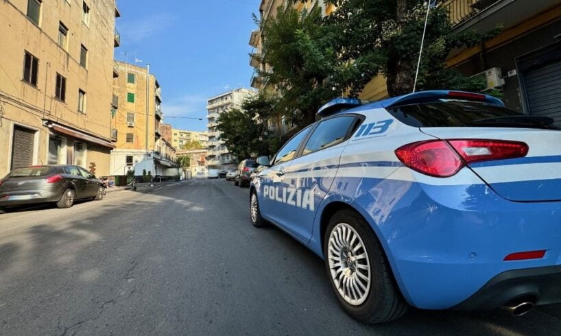 Catania, ladro di auto rimane incastrato con una mano sotto la ruota: arrestato 44enne