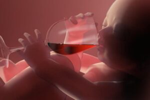 Alcol, studio neonatologia: “Se la mamma beve in gravidanza anche il bambino beve”