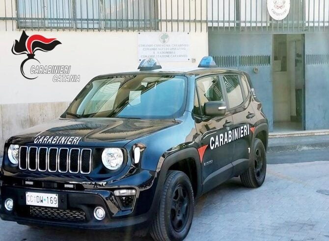 Paternò, 38enne evade dai domiciliari per fare una passeggiata: torna agli arresti casalinghi